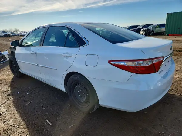 4T4BF1FK1GR523649 2016 TOYOTA CAMRY - Image 2