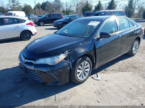 4T4BF1FK1GR524767 2016 TOYOTA CAMRY - Image 2