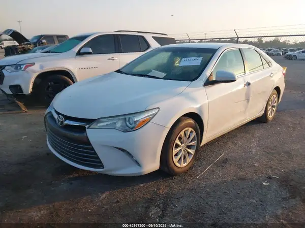 4T4BF1FK1GR525580 2016 TOYOTA CAMRY - Image 2