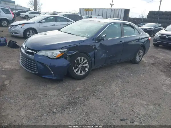 4T4BF1FK1GR527510 2016 TOYOTA CAMRY - Image 2