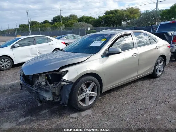 4T4BF1FK1GR530682 2016 TOYOTA CAMRY - Image 2