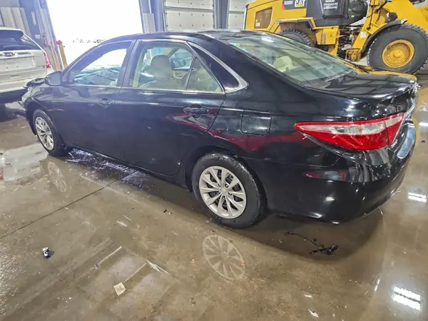 4T4BF1FK1GR531413 2016 TOYOTA CAMRY - Image 2