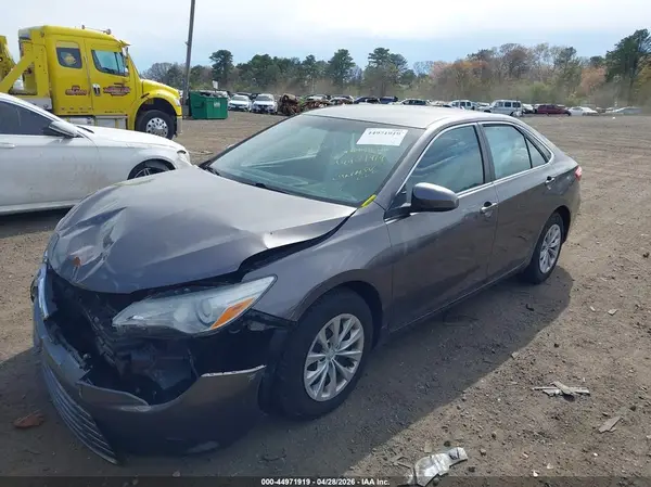 4T4BF1FK1GR532559 2016 TOYOTA CAMRY - Image 2