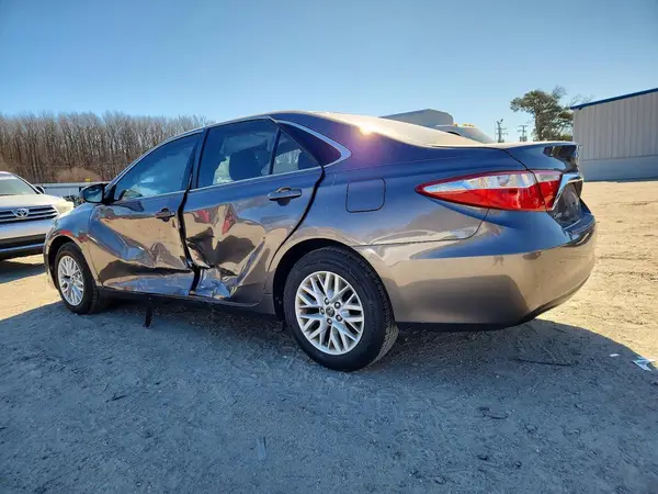 4T4BF1FK1GR534733 2016 TOYOTA CAMRY - Image 2