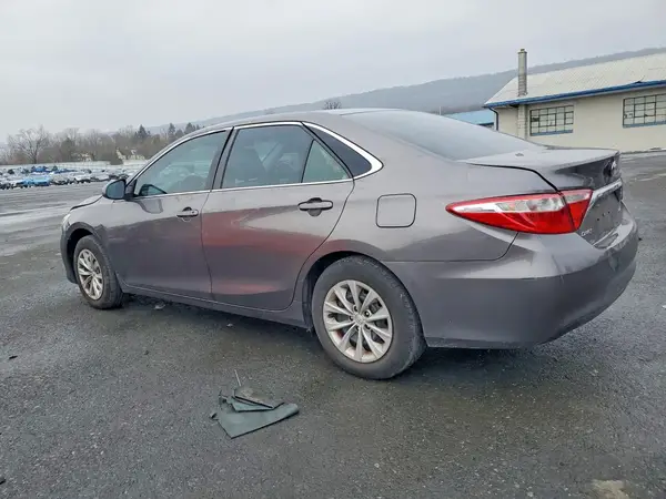 4T4BF1FK1GR537373 2016 TOYOTA CAMRY - Image 2