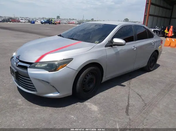 4T4BF1FK1GR538510 2016 TOYOTA CAMRY - Image 2