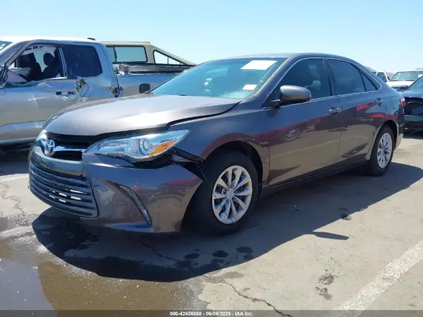 4T4BF1FK1GR542427 2016 TOYOTA CAMRY - Image 2