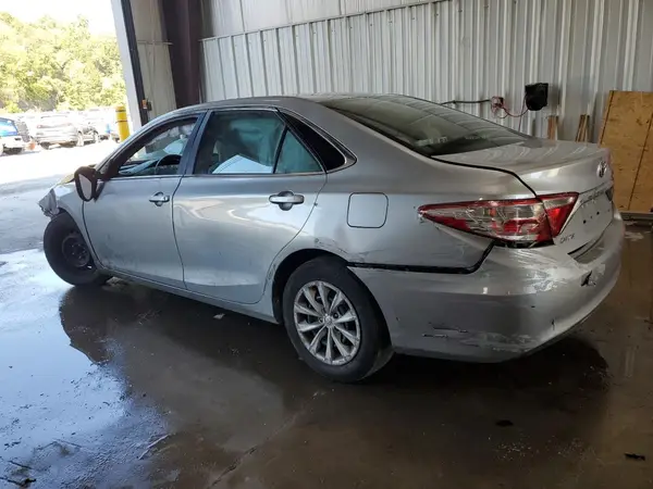 4T4BF1FK1GR543884 2016 TOYOTA CAMRY - Image 2