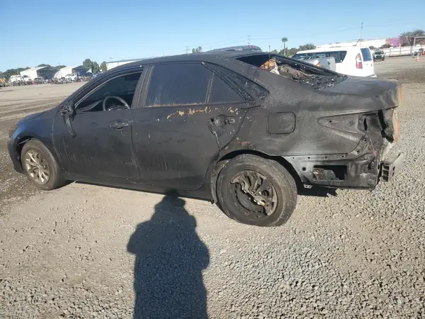 4T4BF1FK1GR544601 2016 TOYOTA CAMRY - Image 2