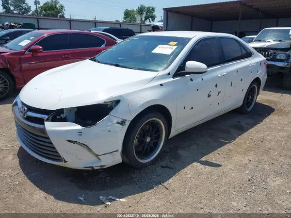 4T4BF1FK1GR547143 2016 TOYOTA CAMRY - Image 2