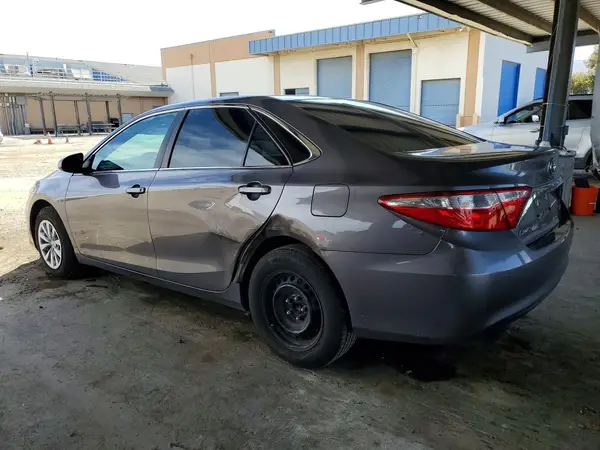 4T4BF1FK1GR547322 2016 TOYOTA CAMRY - Image 2