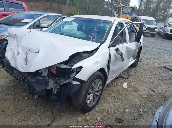 4T4BF1FK1GR551225 2016 TOYOTA CAMRY - Image 2