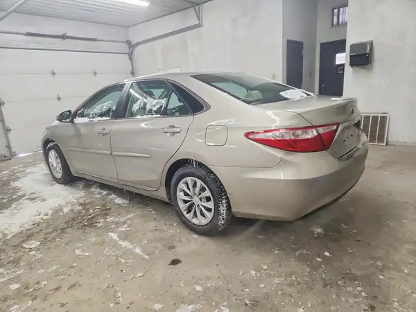 4T4BF1FK1GR552441 2016 TOYOTA CAMRY - Image 2