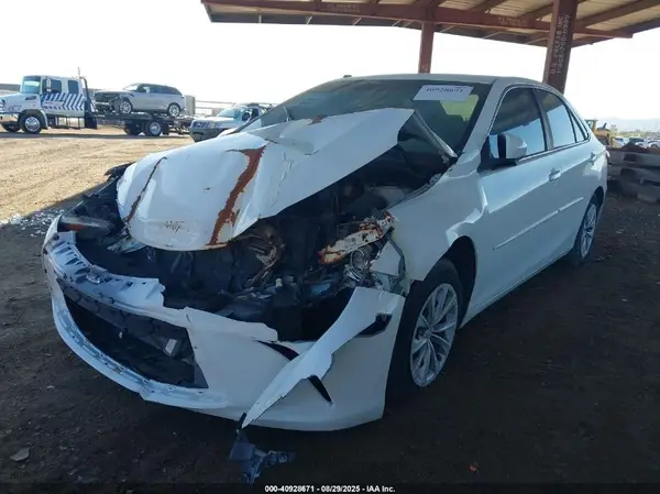 4T4BF1FK1GR556392 2016 TOYOTA CAMRY - Image 2