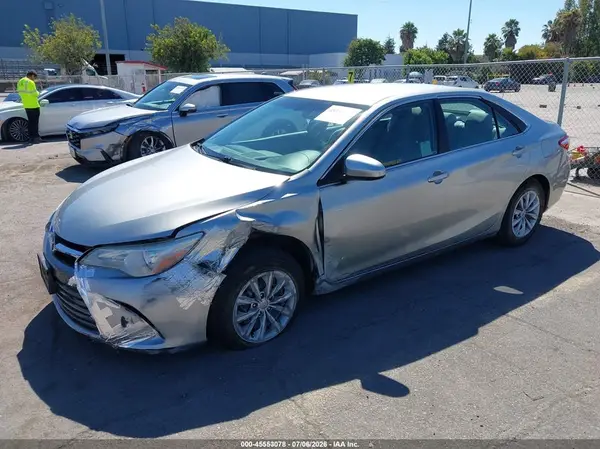 4T4BF1FK1GR559440 2016 TOYOTA CAMRY - Image 2