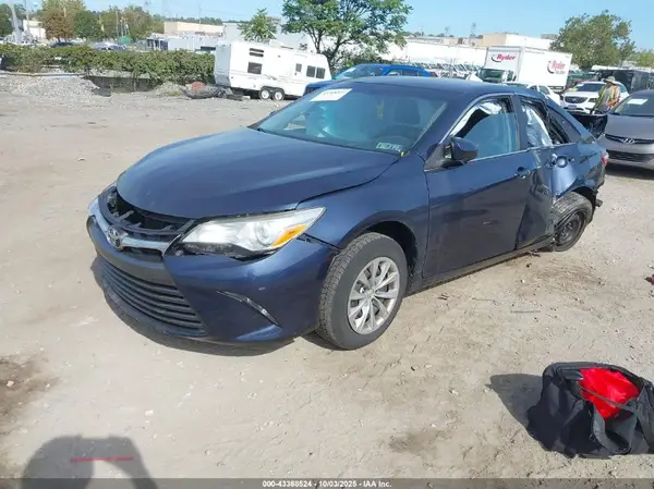4T4BF1FK1GR560507 2016 TOYOTA CAMRY - Image 2