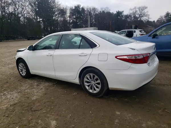 4T4BF1FK1GR560605 2016 TOYOTA CAMRY - Image 2