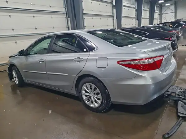 4T4BF1FK1GR561365 2016 TOYOTA CAMRY - Image 2