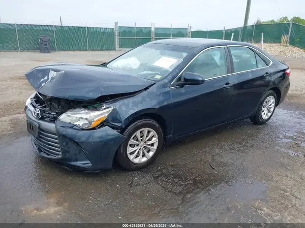 4T4BF1FK1GR562175 2016 TOYOTA CAMRY - Image 2