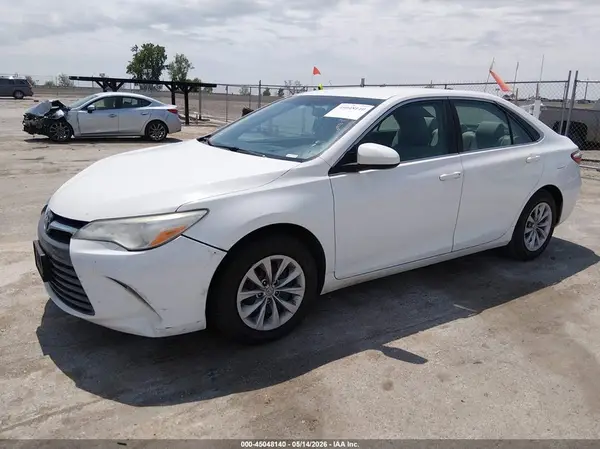 4T4BF1FK1GR564105 2016 TOYOTA CAMRY - Image 2