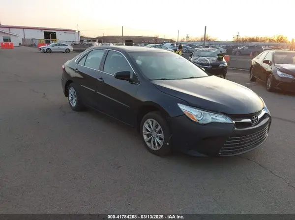 4T4BF1FK1GR564749 2016 TOYOTA CAMRY - Image 1