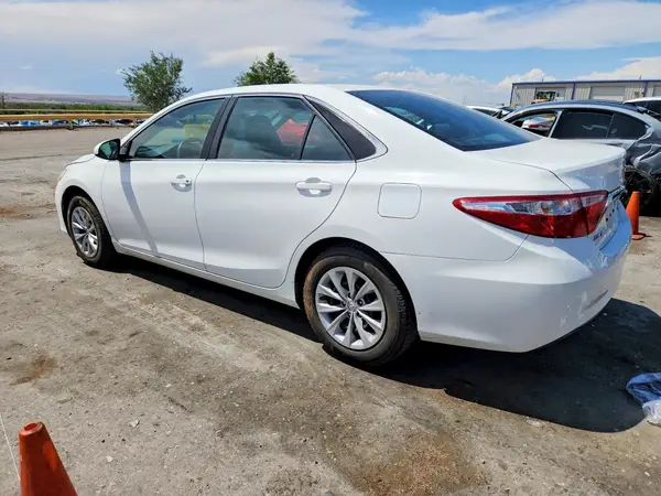 4T4BF1FK1GR565870 2016 TOYOTA CAMRY - Image 2