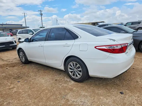 4T4BF1FK1GR567070 2016 TOYOTA CAMRY - Image 2