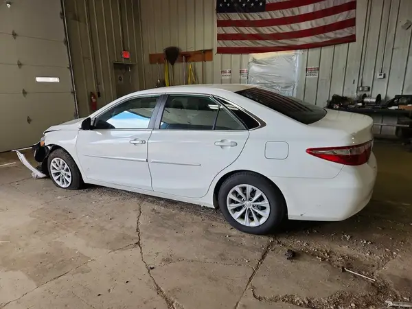 4T4BF1FK1GR567828 2016 TOYOTA CAMRY - Image 2