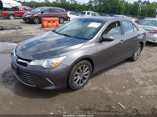 4T4BF1FK1GR568719 2016 TOYOTA CAMRY - Image 2