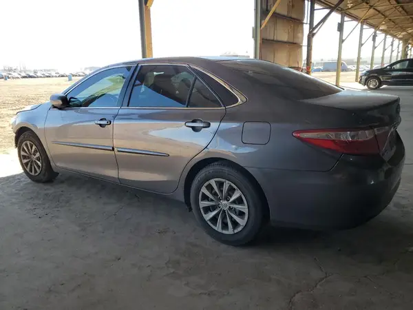 4T4BF1FK1GR570387 2016 TOYOTA CAMRY - Image 2