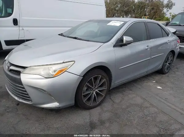 4T4BF1FK1GR572821 2016 TOYOTA CAMRY - Image 2