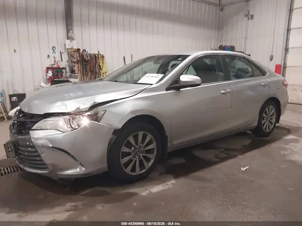 4T4BF1FK1GR573385 2016 TOYOTA CAMRY - Image 2
