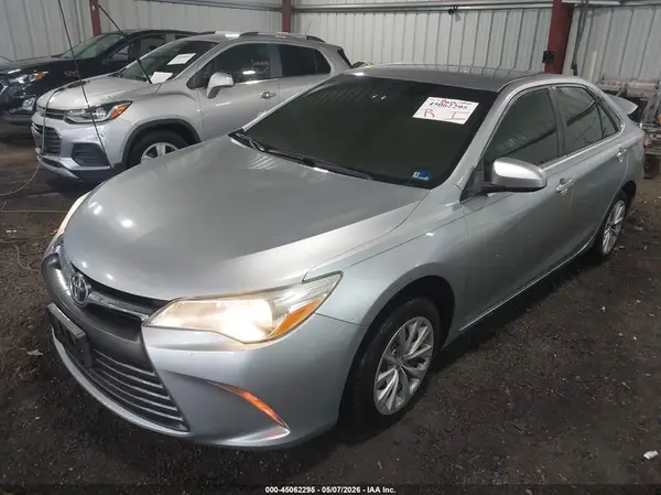 4T4BF1FK1GR576495 2016 TOYOTA CAMRY - Image 2
