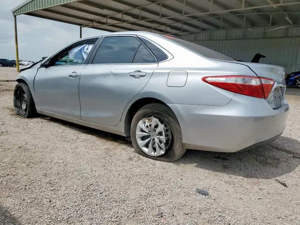 4T4BF1FK1GR577016 2016 TOYOTA CAMRY - Image 2