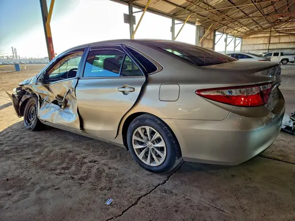 4T4BF1FK1GR577050 2016 TOYOTA CAMRY - Image 2