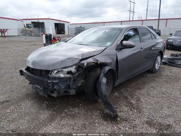 4T4BF1FK1GR577582 2016 TOYOTA CAMRY - Image 2