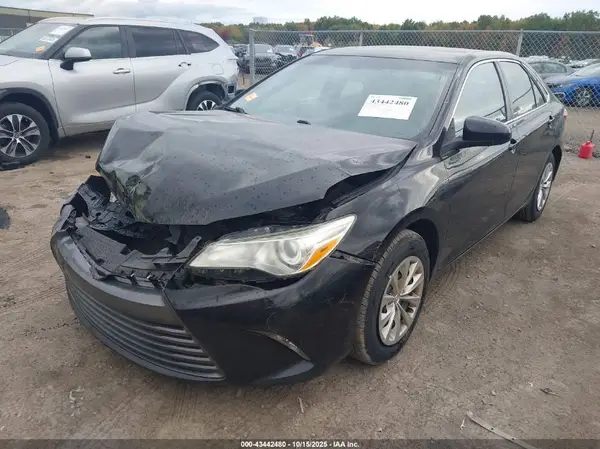 4T4BF1FK1GR580112 2016 TOYOTA CAMRY - Image 2
