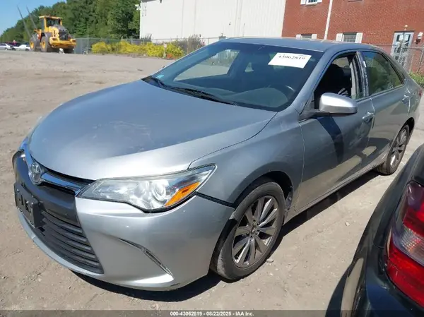 4T4BF1FK1GR580143 2016 TOYOTA CAMRY - Image 2