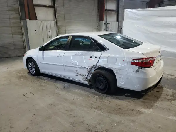 4T4BF1FK1GR580773 2016 TOYOTA CAMRY - Image 2