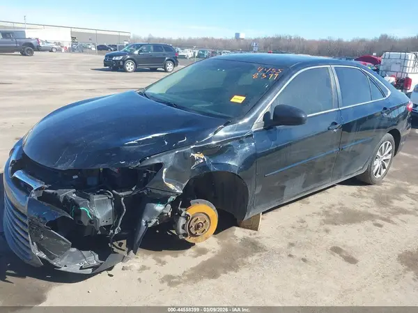 4T4BF1FK1GR580949 2016 TOYOTA CAMRY - Image 2