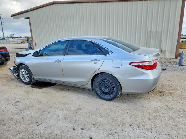 4T4BF1FK1GR581048 2016 TOYOTA CAMRY - Image 2