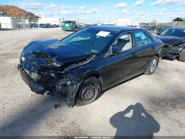 4T4BF1FK1GR582135 2016 TOYOTA CAMRY - Image 2