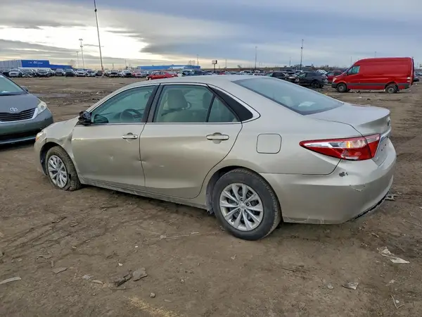 4T4BF1FK1GR584533 2016 TOYOTA CAMRY - Image 2