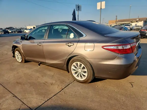 4T4BF1FK1GR584726 2016 TOYOTA CAMRY - Image 2