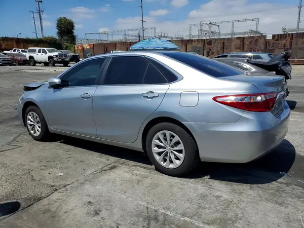 4T4BF1FK2GR517620 2016 TOYOTA CAMRY - Image 2