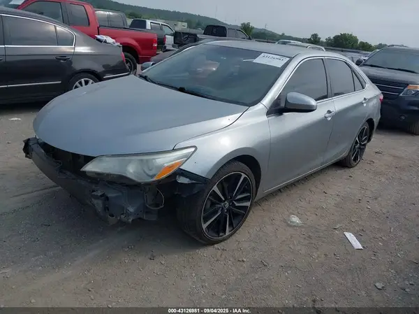 4T4BF1FK2GR517858 2016 TOYOTA CAMRY - Image 2