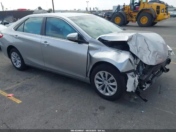 4T4BF1FK2GR519027 2016 TOYOTA CAMRY - Image 1