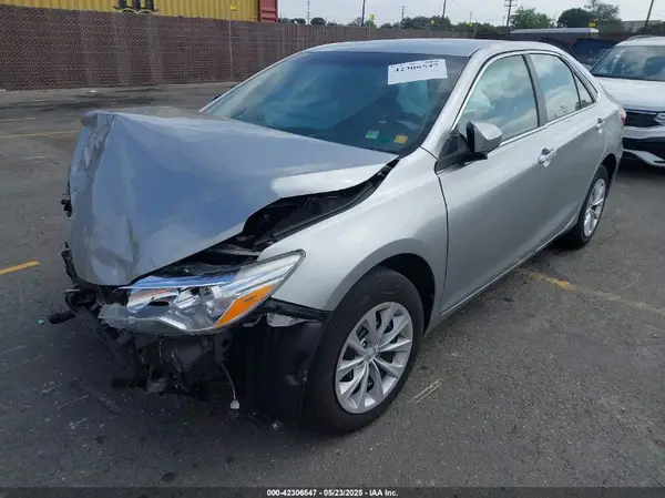 4T4BF1FK2GR519027 2016 TOYOTA CAMRY - Image 2