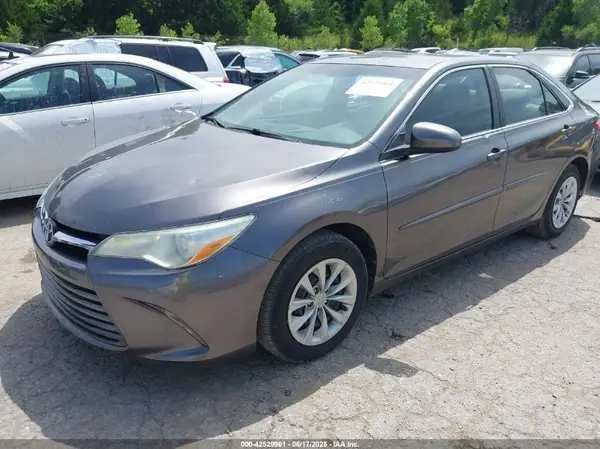 4T4BF1FK2GR519383 2016 TOYOTA CAMRY - Image 2