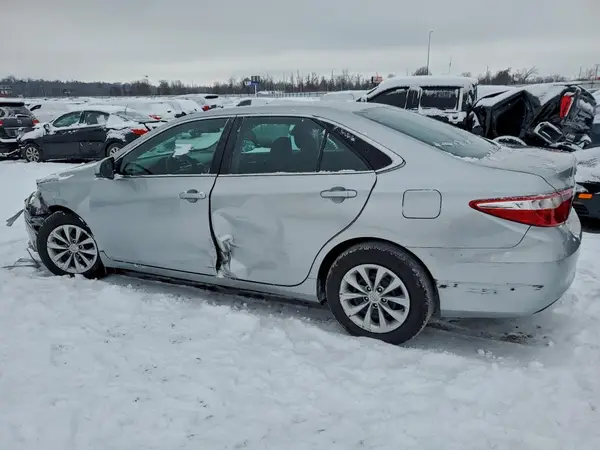 4T4BF1FK2GR520596 2016 TOYOTA CAMRY - Image 2